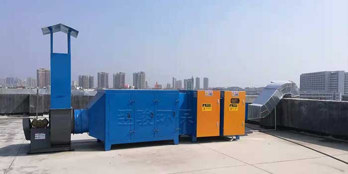 注塑工序廢氣處理設備有哪些？UV光解+活性炭吸附器廢氣處理案例